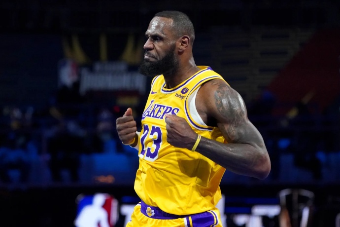 湖人和詹姆斯预计 2026 年分开，双方没讨论过续约